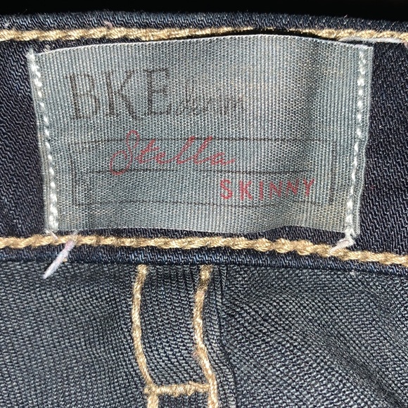 BKE denim Stella skinny size 26. Like new. Non-smoking home. No stains or tears - Picture 3 of 5